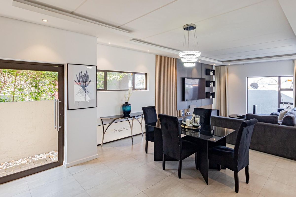 Sole and exclusive mandate. Beautiful spacious 4 bedroom 3 bath house - Photo 4