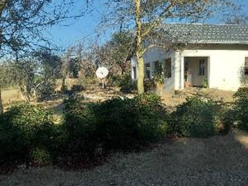 Versatile Property in Omaruru - Photo 4