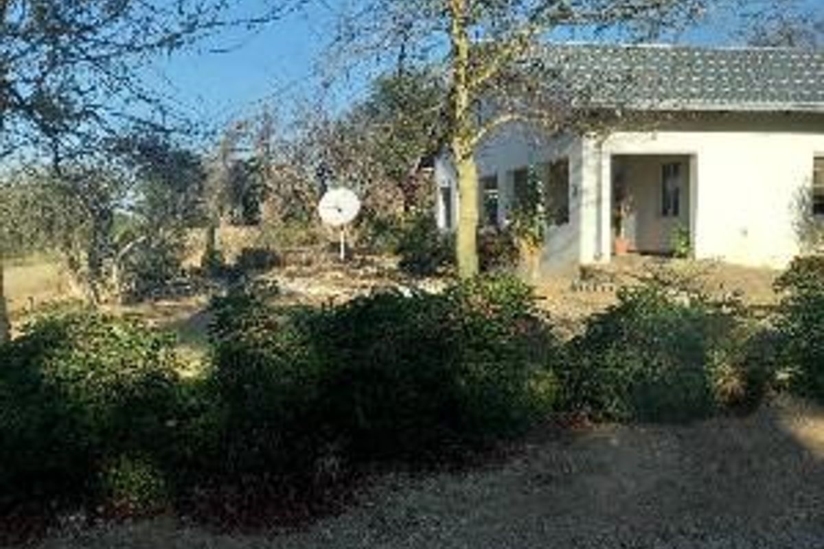 Versatile Property in Omaruru - Photo 4