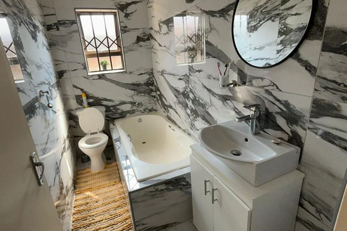 Lovely Home For Sale - Photo 3