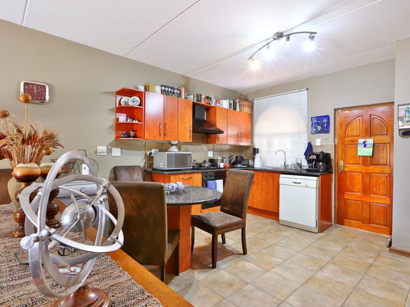 Best Value 2 beds, 2 baths, garage - Photo 4