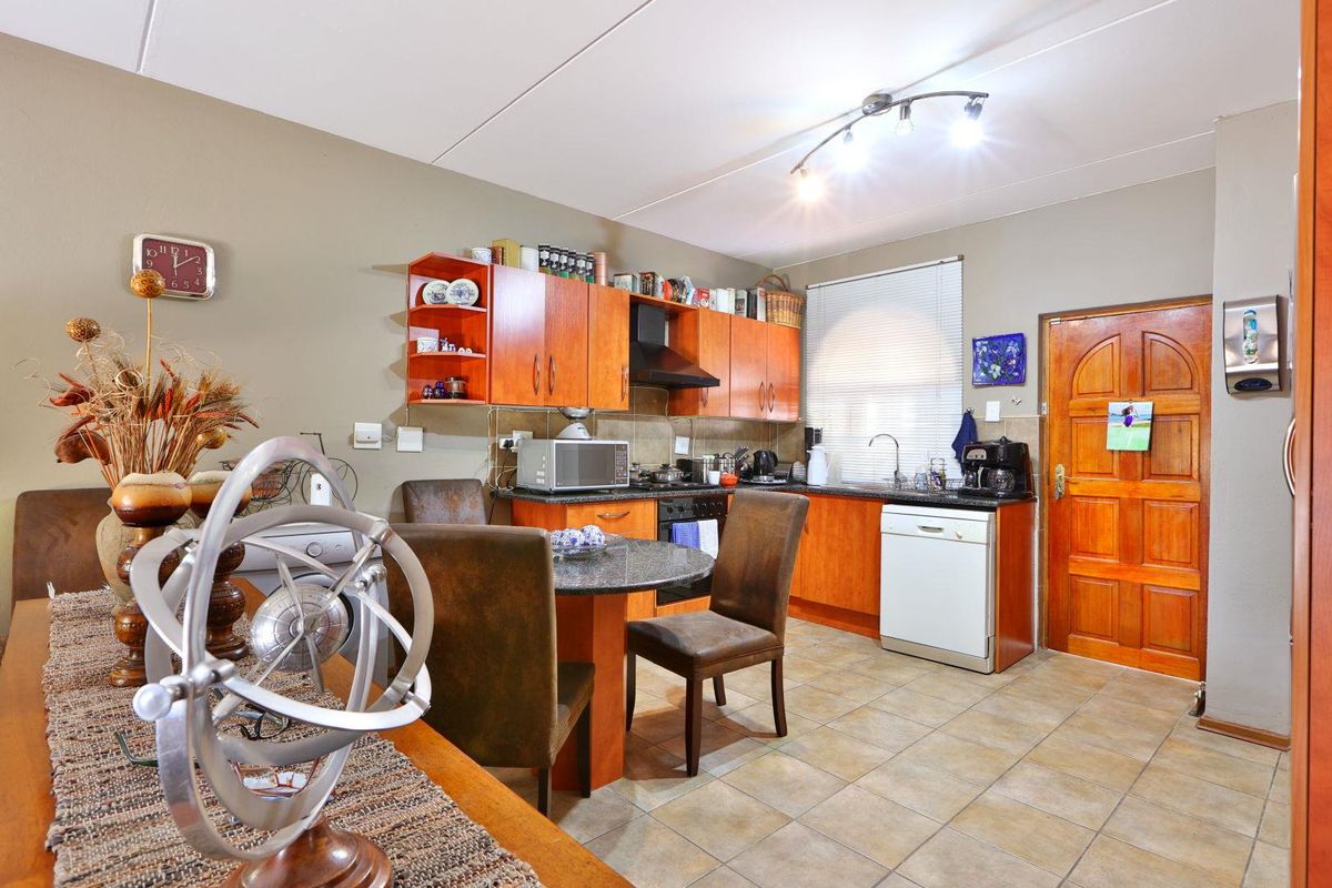 Best Value 2 beds, 2 baths, garage - Photo 4