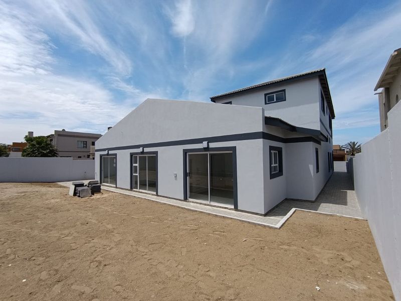 **Brand New Home for Sale in Waterfront, Swakopmund, Namibia 🏡** - Photo 6