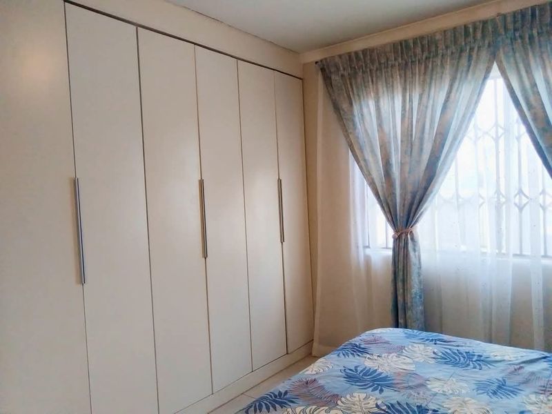 3-Bedroom Home in Gated Savanna City Community - Photo 5