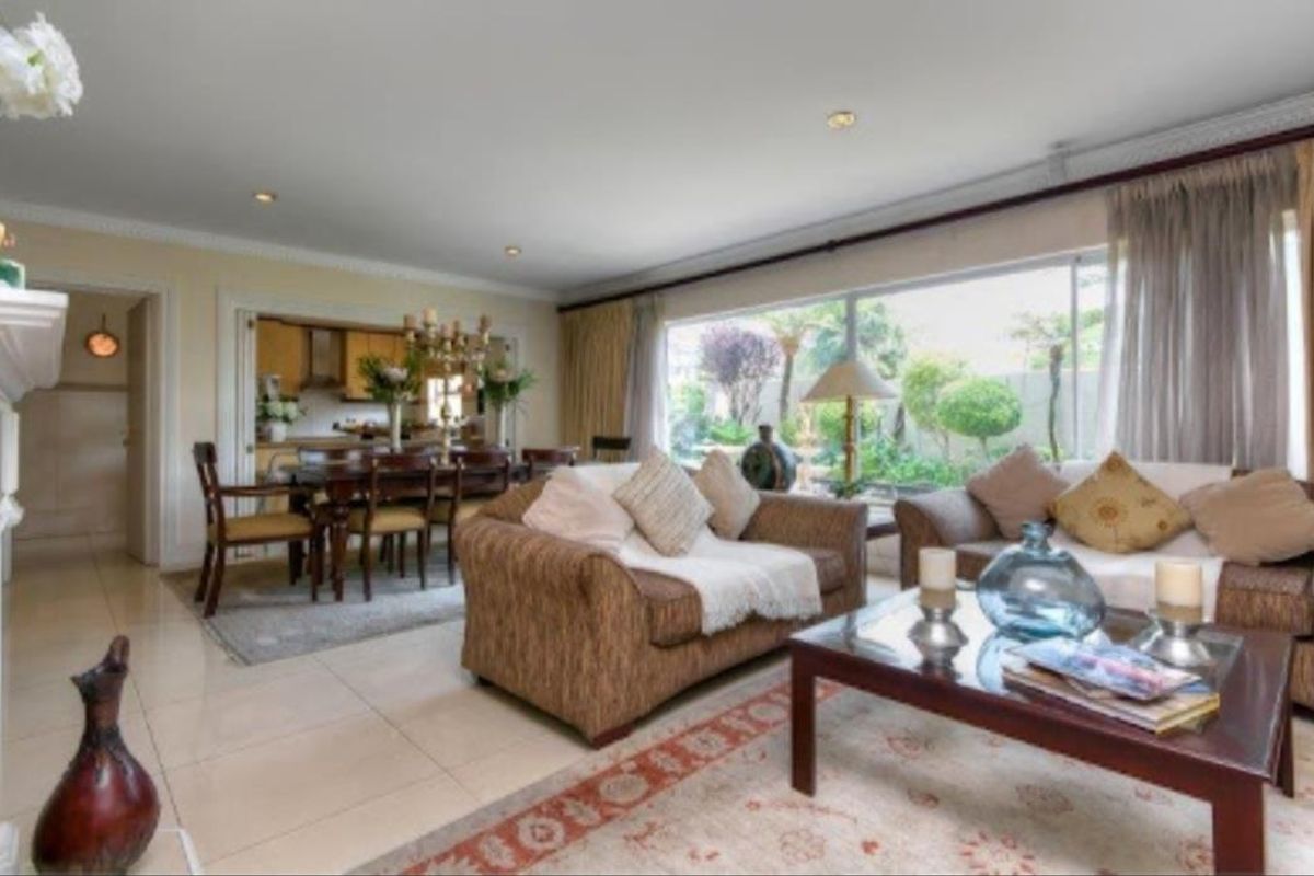 Double storey 5 bedroom cluster home in an ultra secure complex - Photo 5