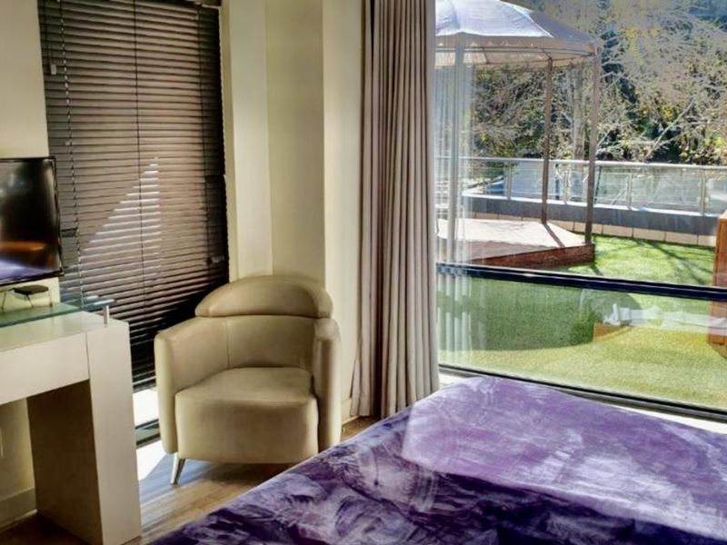 2 BED 2.5 BATH FULLY FURNISHED GARDEN  APARTMENT - Photo 7