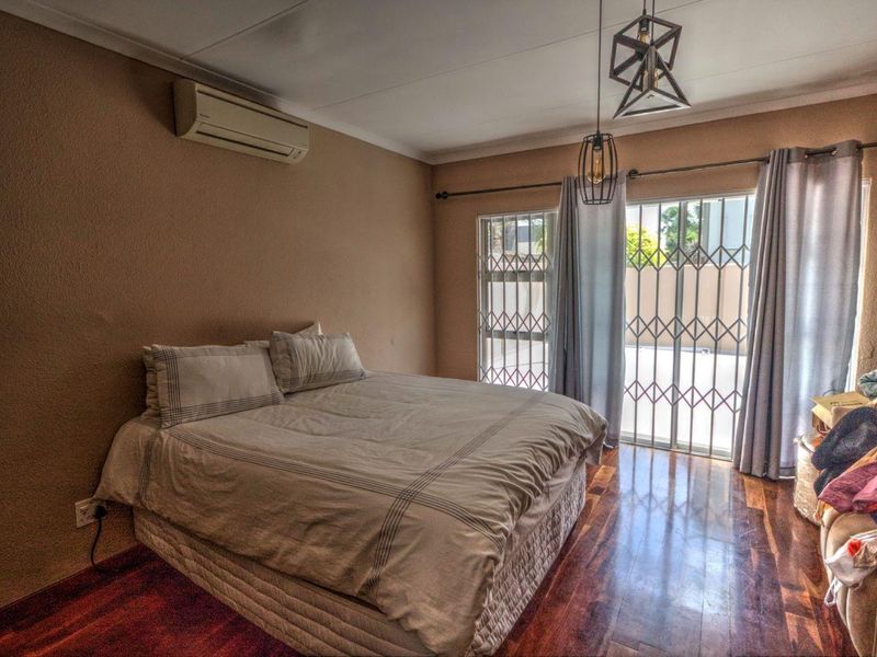 Luxury Family Living in Secure Glen Marais Estate - Photo 9