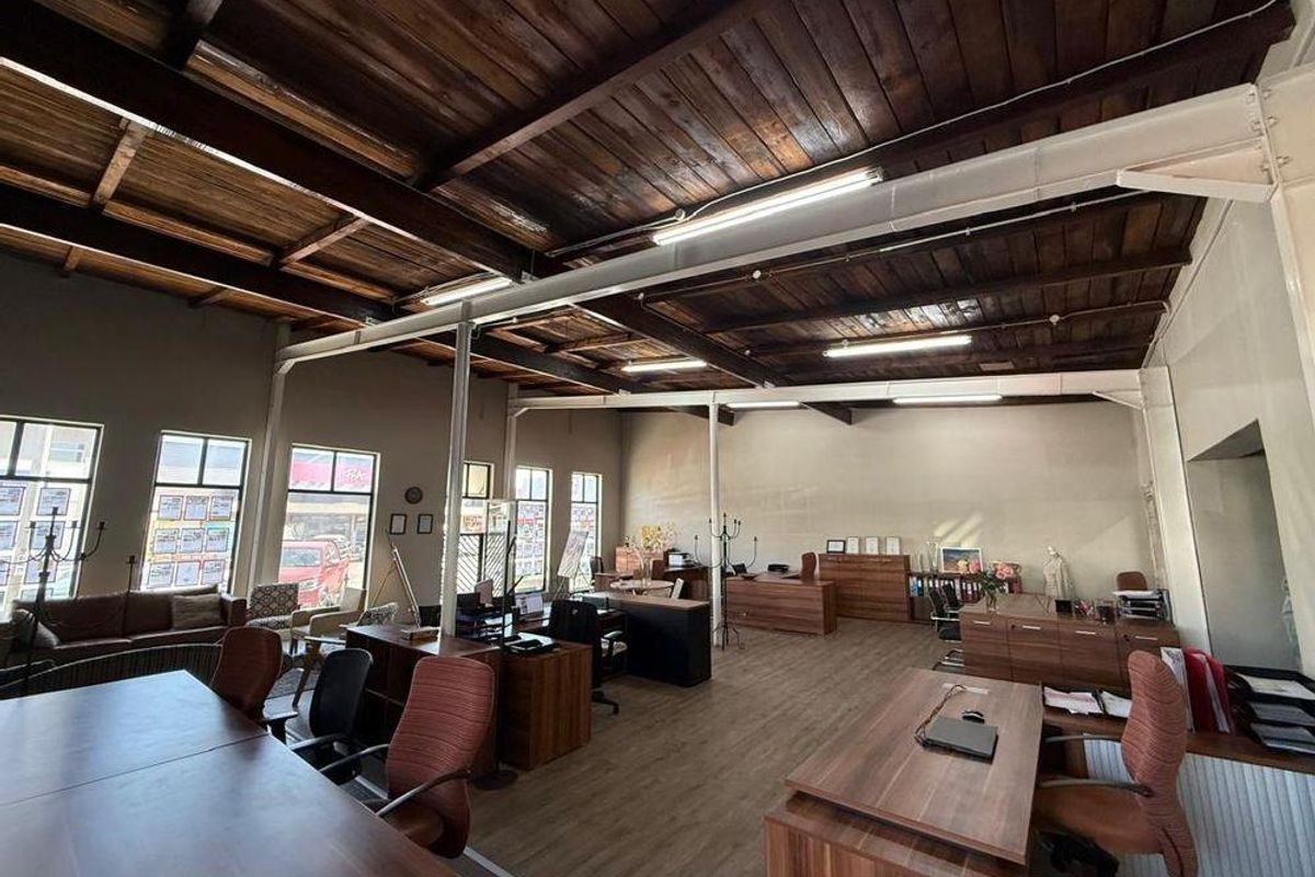 FOR RENT - PRIME COMMERCIAL WITH HERITAGE CHARM & FLEXIBLE SPACE - CENTRAL, SWAKOPMUND - Photo 4