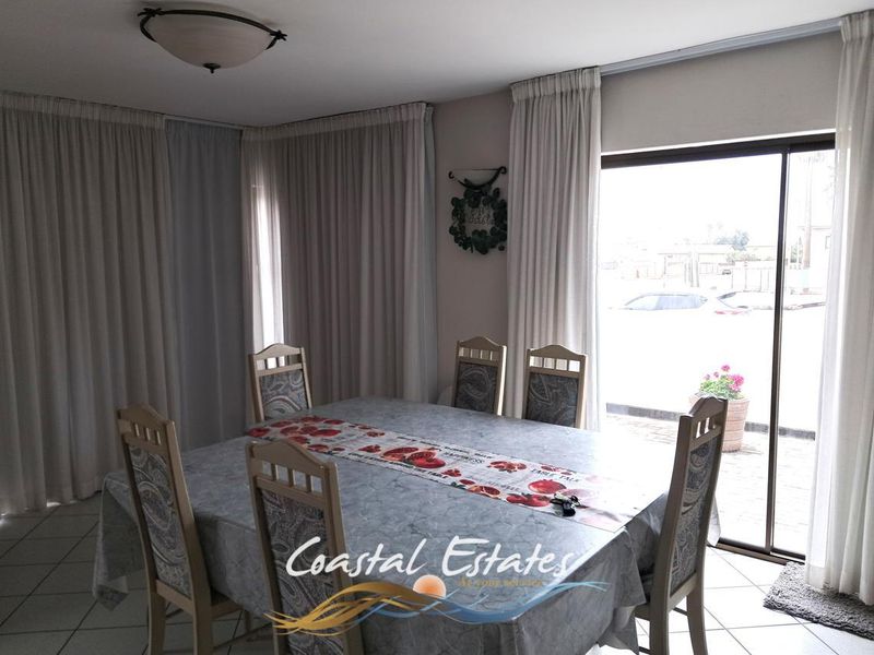 Charming 4-Bedroom Townhouse in Central Swakopmund - Photo 7