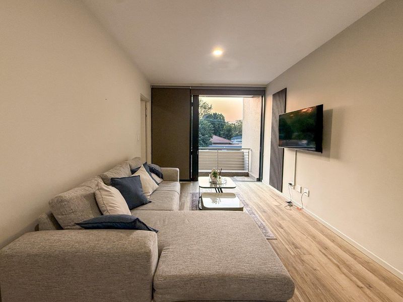 Exclusive Rental Opportunity – Modern Upmarket Unit - Photo 5