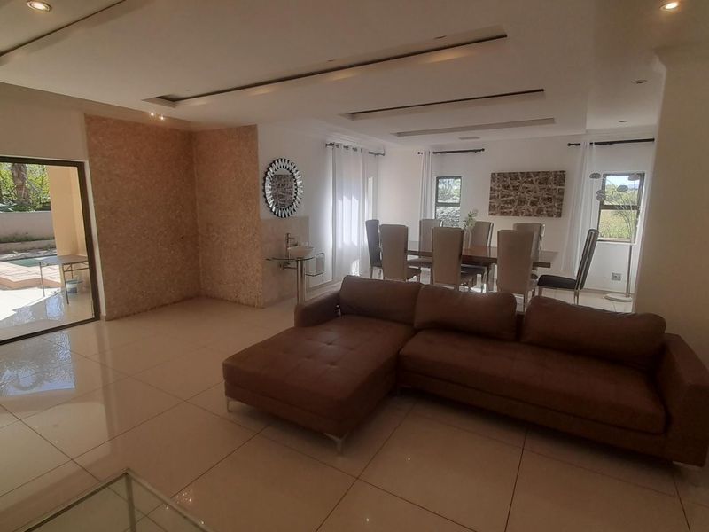 Elevate Your Lifestyle: Luxurious 4-Bed, 4-Bath Estate Living - Photo 8