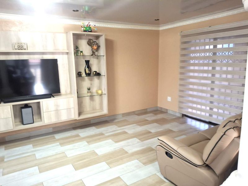 A  Beautiful, spacious, Neat Modern Home in a Sought after  Area in Ennerdale - Photo 5