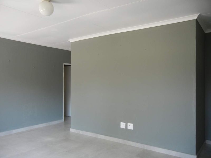 Two bedroom Cottage in Brackendowns - No Pets allowed - Photo 4