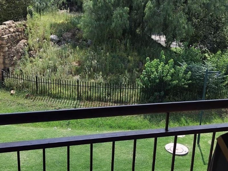 For Sale: 2 Bedroom Apartment in Village 7, Stone Arch Estate - Photo 8