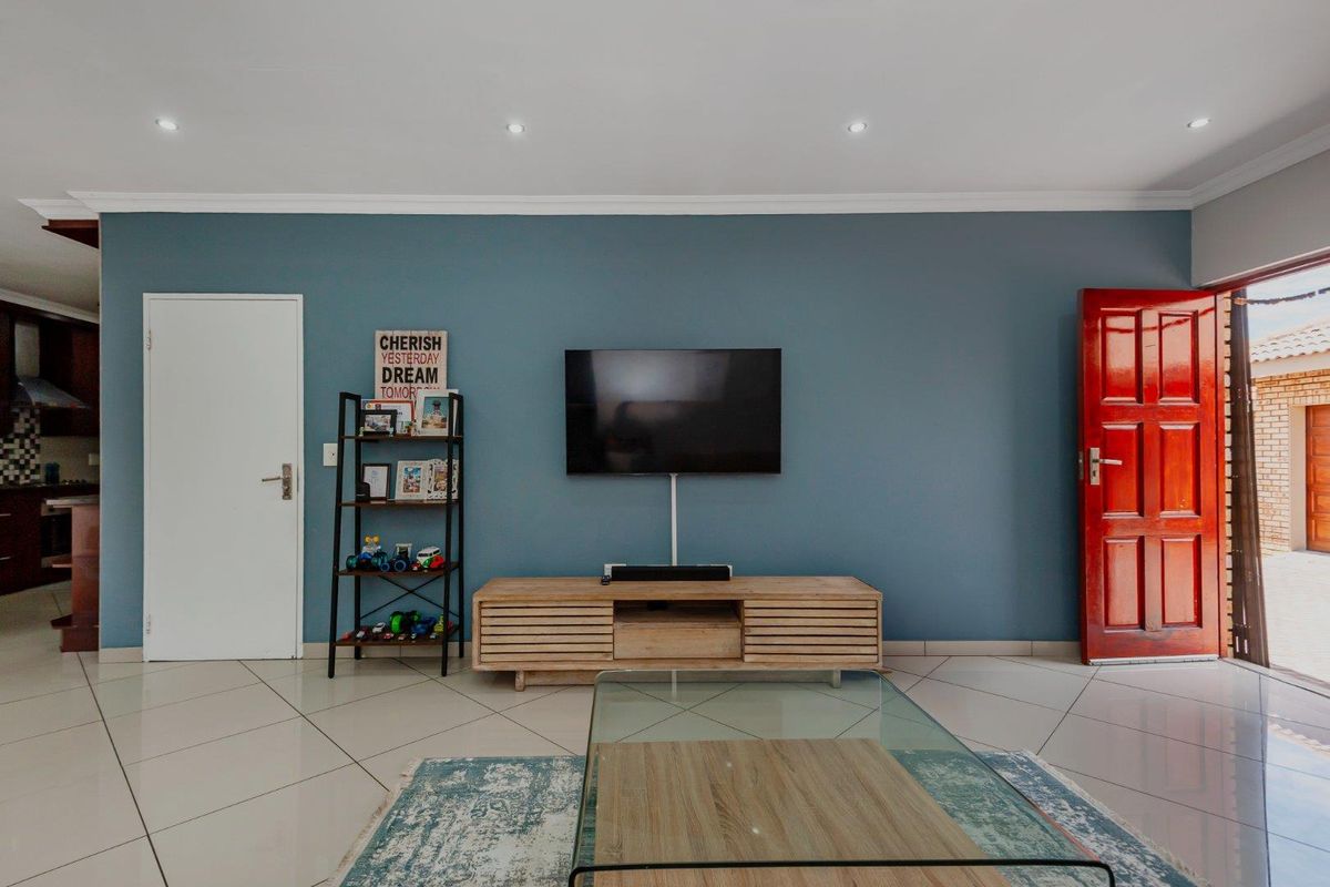 Very Modern Pet Friendly Secure Cluster in Prime Location - Photo 5