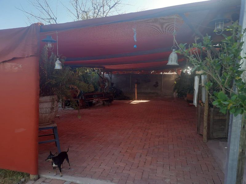 Oshakati - Family Home For Sale with Flats - Photo 2