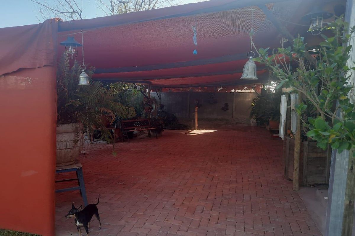 Oshakati - Family Home For Sale with Flats - Photo 2