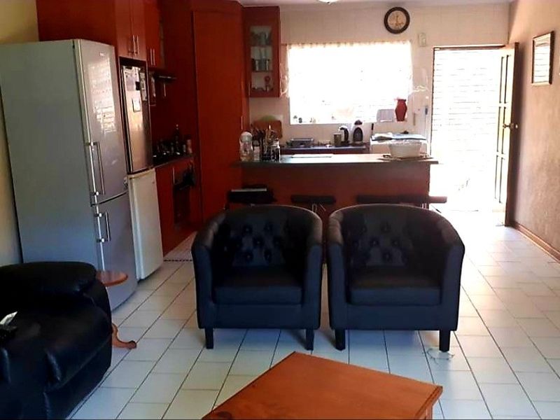 2 Bedroom townhouse in Edleen - Photo 7