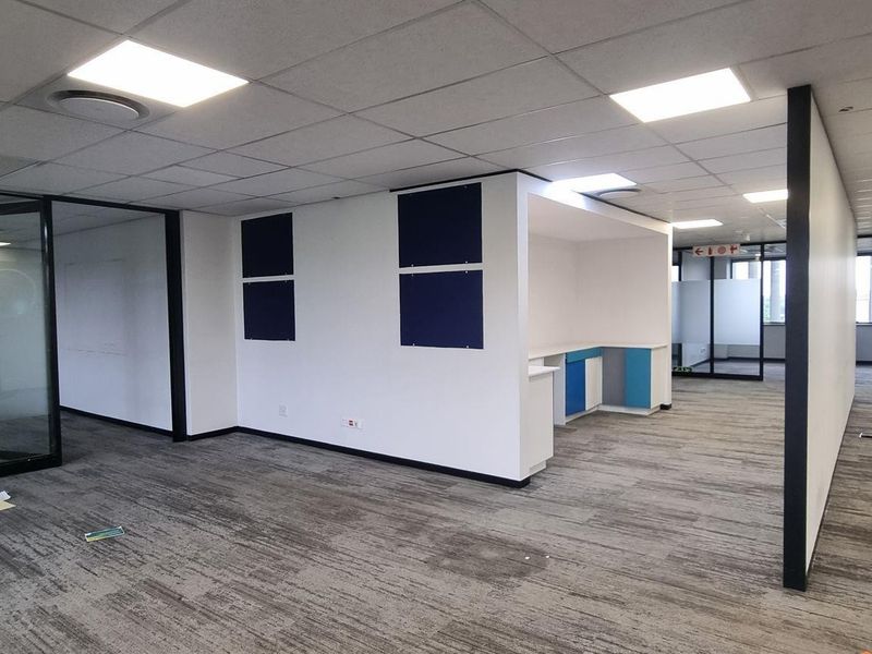 1 056m2 Irene Centurion Office To Let - Photo 4