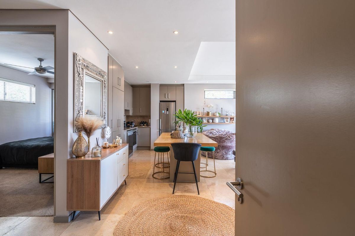 New to the Market – Quiet Cul-de-sac in Upper Green Point - Photo 2