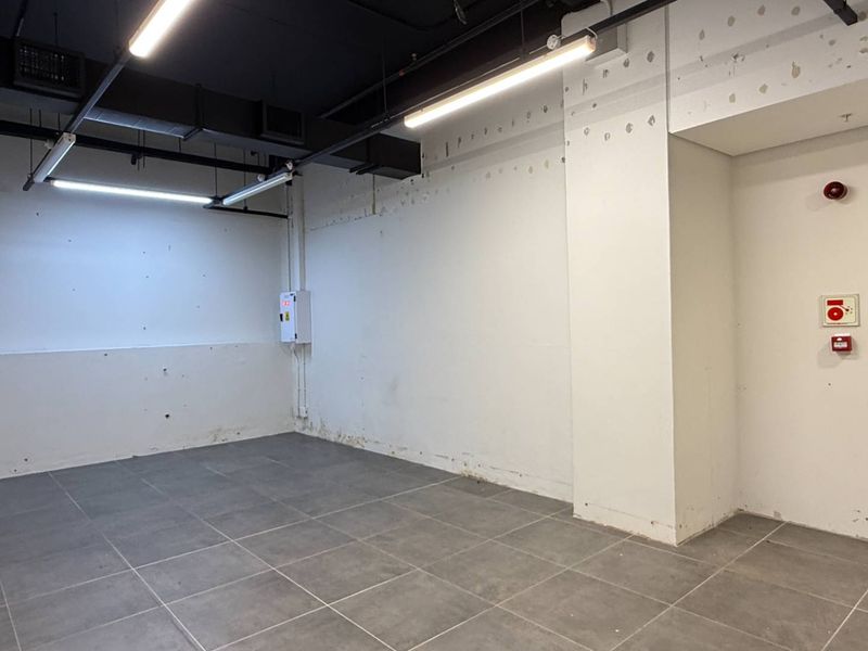 36m2 retail unit to let in newly refurbished The Mutual - Photo 3