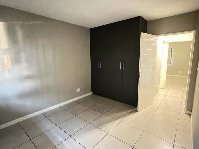 FLAT FOR SALE📍 Middle Crest -Rocky Crest - Photo 2