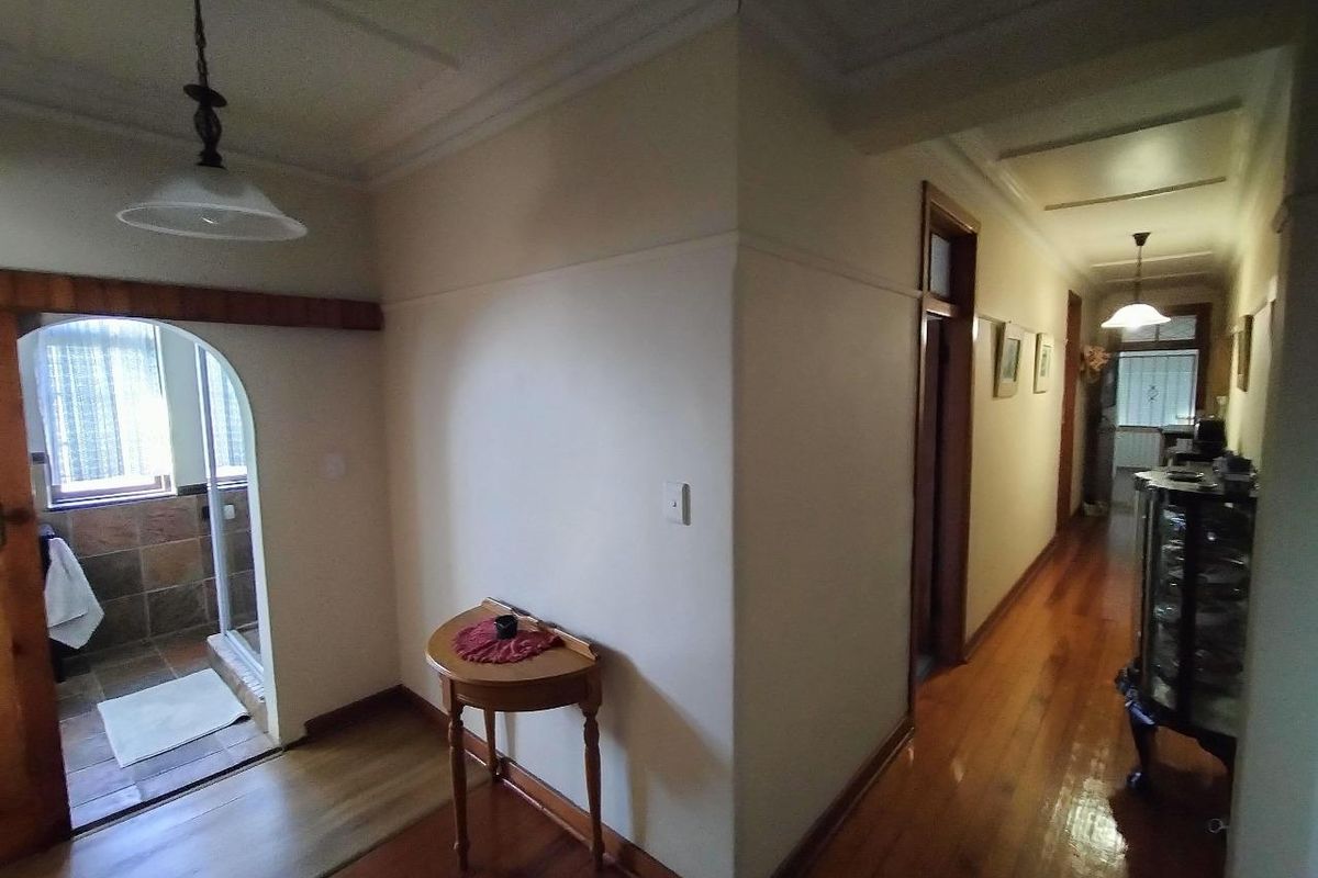 **Spacious Apartment with Stunning Views - Priced at R1,050,000.00** - Photo 4