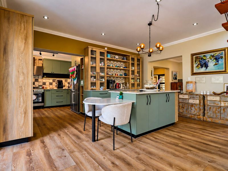 Lovely Family Home in Boomed Off Irene. - Photo 3