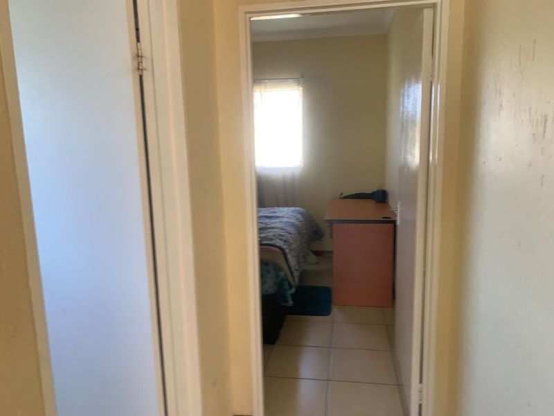 Modern 2 Bedroom Apartment for Sale at Ormonde View Estate, North Village - Photo 8