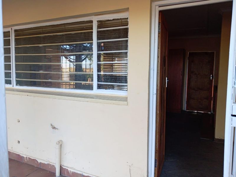 "Dream Big: 8.5 Hectares of Opportunity in Vastfontein! - Photo 7