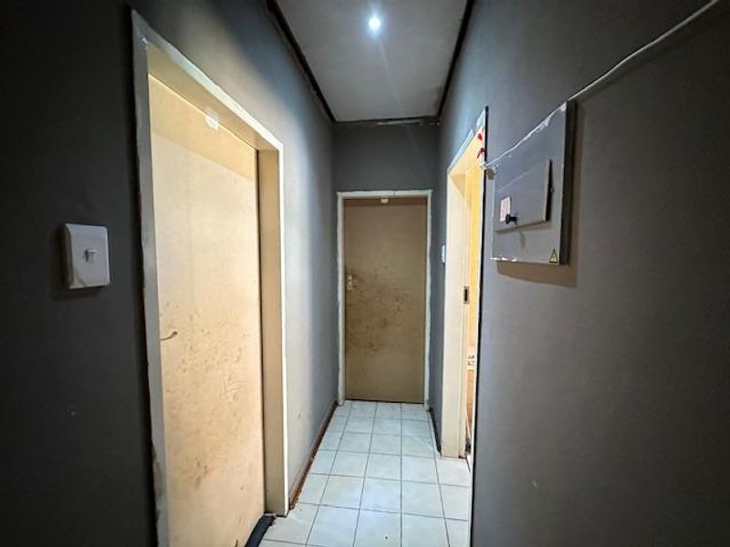 Spacious 4-Bedroom Family Home For Sale in Pretoria North – 1300sqm Stand! - Photo 7