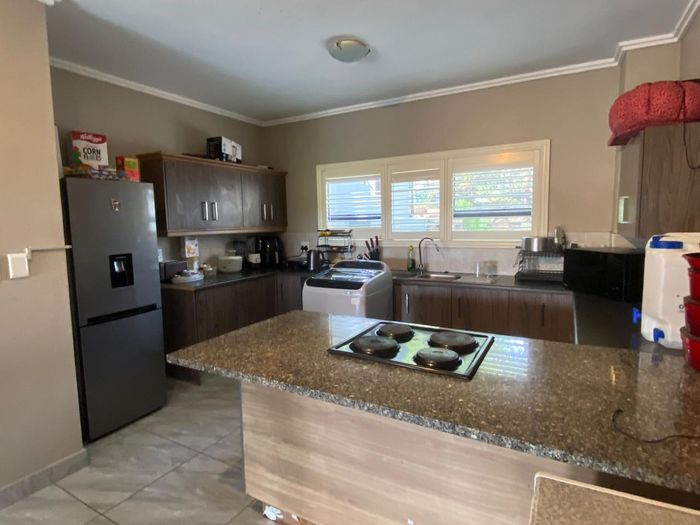 Property #2494863, Apartment Rental Monthly in Palm Lakes Estates