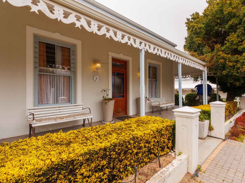 Established Nine-Bedroom Guest House Offered as a Going Concern in Franschhoek - Photo 3