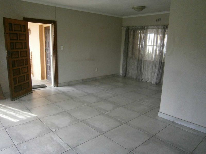 House to Rent in Brackendowns - Photo 7