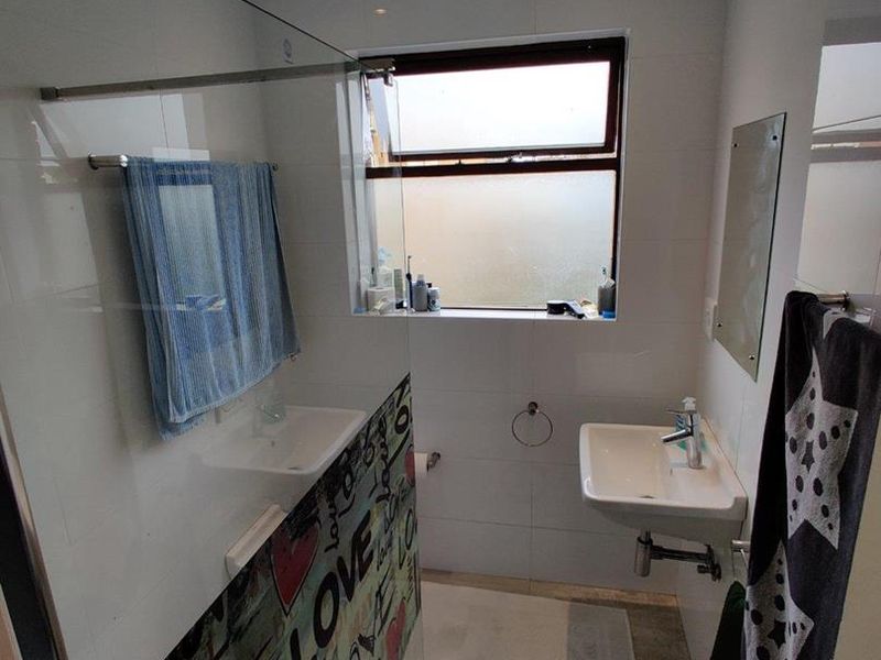 Furnished 2 bed apartment in Rosebank - Photo 9