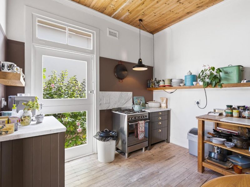 Extra-large, Character Two-Bed in Bantry Bay - Photo 9