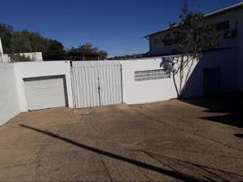 Warehouse with Storeroom - For Sale - Keetmanshoop - Photo 3