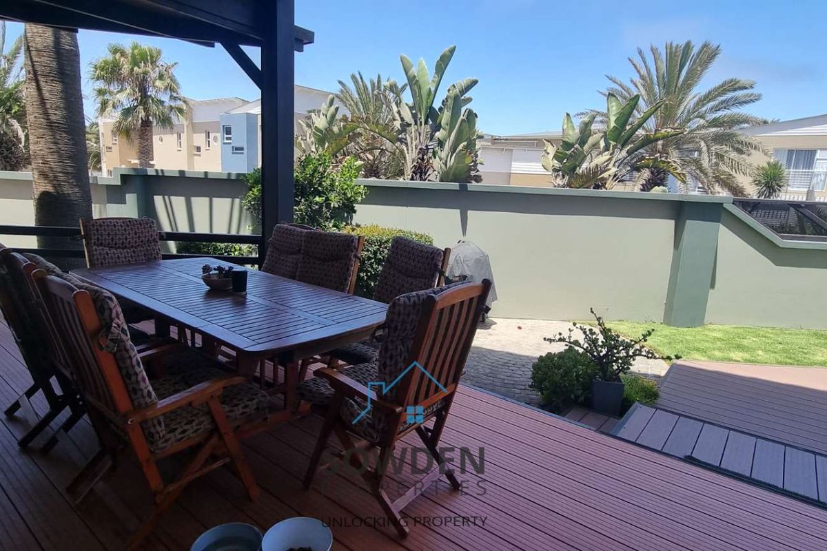 Ocean Views and Modern Comfort in Swakopmund! - Photo 3