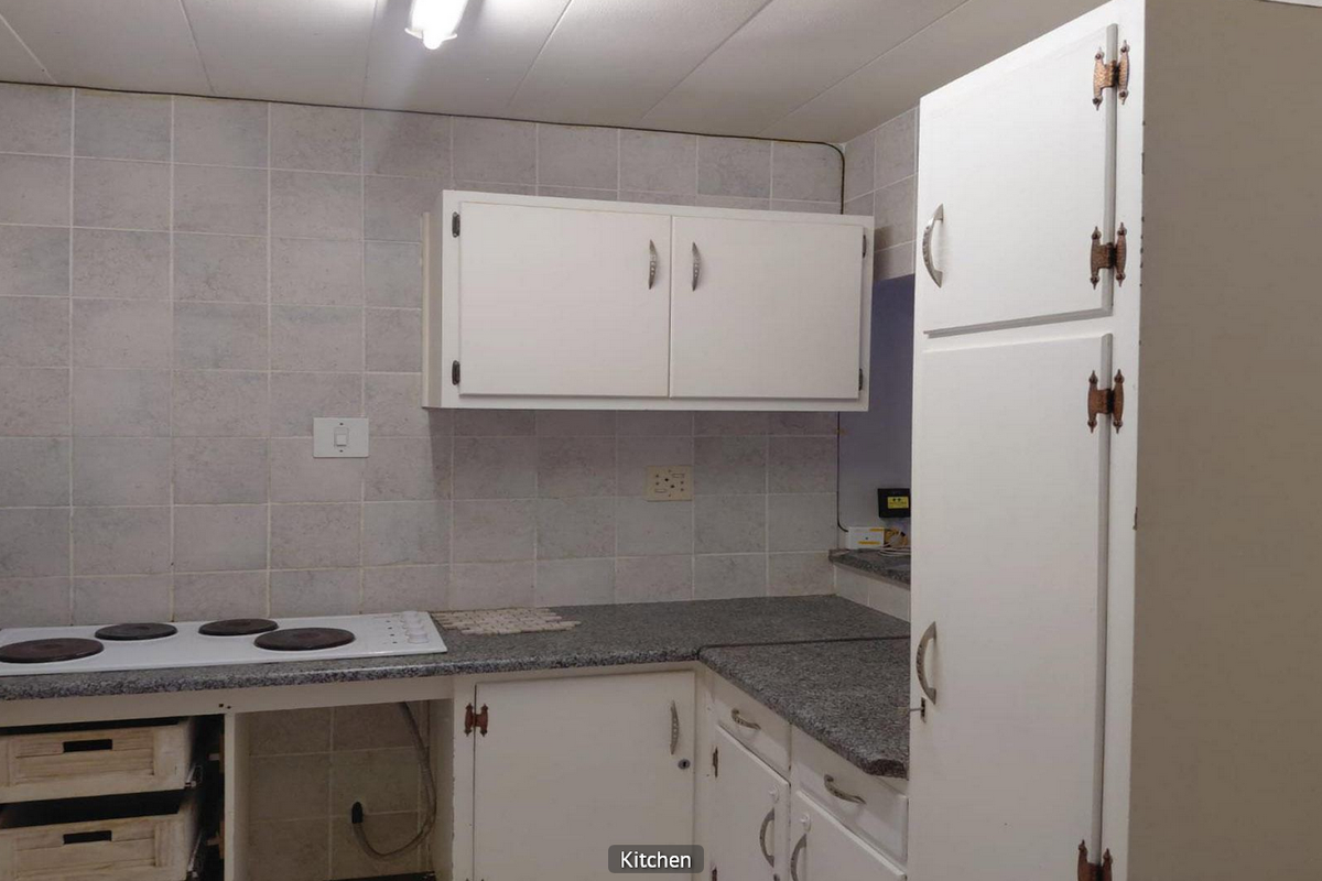 Perfect Starter Home: 2-Bedroom Townhouse in Westdene - Photo 3