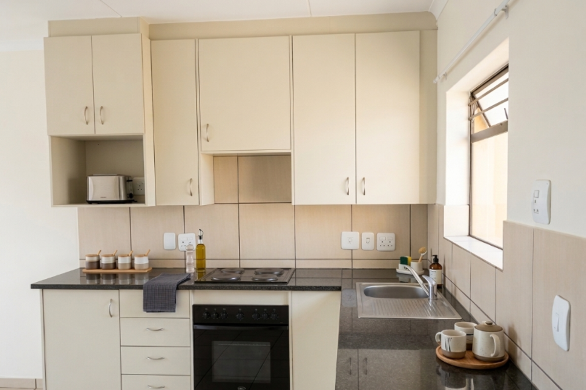 Modern Investment Apartment in Woodmead | High Rental Demand | Secure Complex - Photo 2