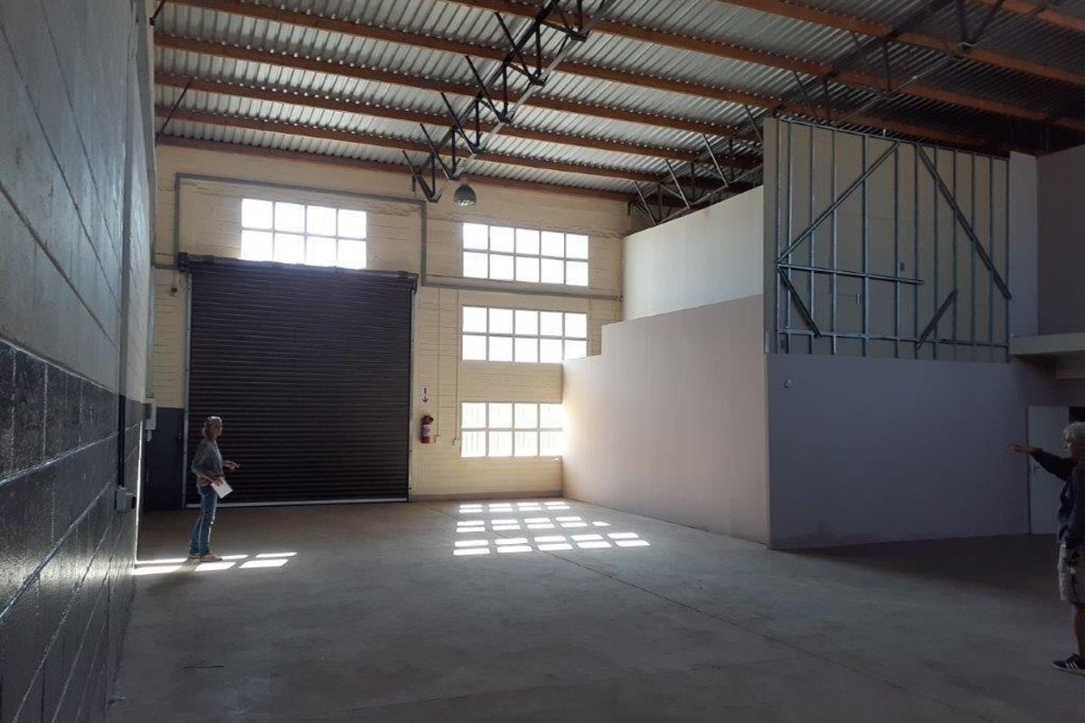 WAREHOUSE FOR SALE - Photo 4