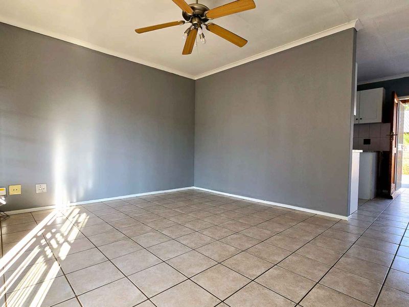 2 BEDROOM TONWHOUSE TO LET IN THE HART OF DOORNPOORT - Photo 10