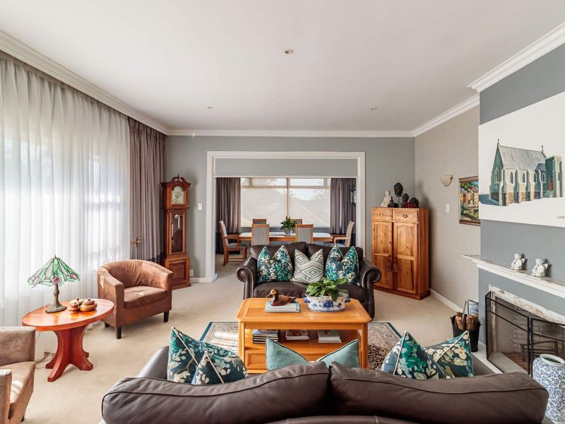 4/5 BED | PARSONS HILL | LARGE FAMILY FAMILY HOME WITH DESIGNER FLAIR - Photo 3