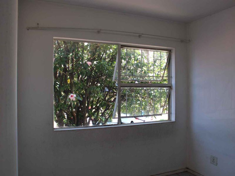 Garden Apartment Close to Mall of Africa - Photo 9