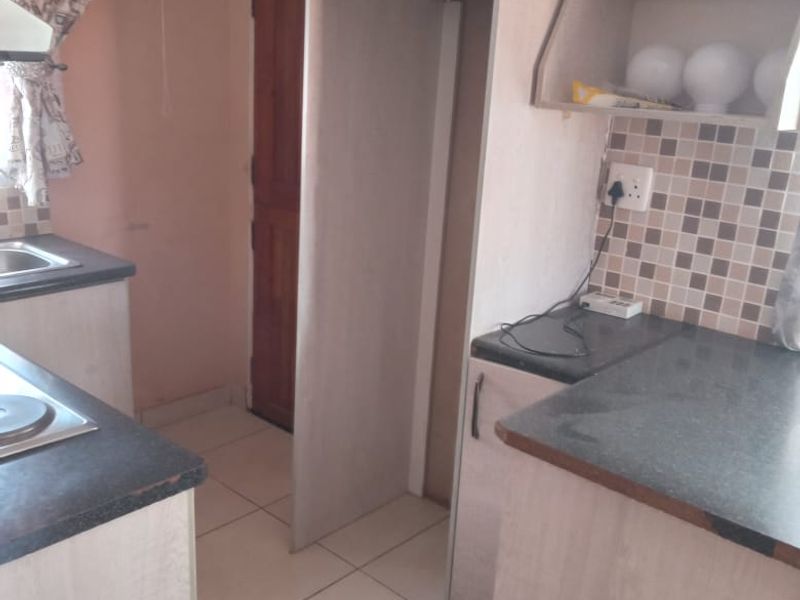 Stunning RDP house to rent in Soshanguve South - Photo 3