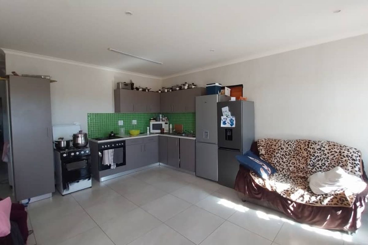 Charming 3-Bedroom Gem with 2 Baths Awaits You - Photo 2