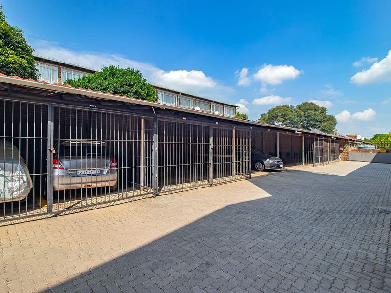 Second Floor Apartment in a Great location. - Photo 3