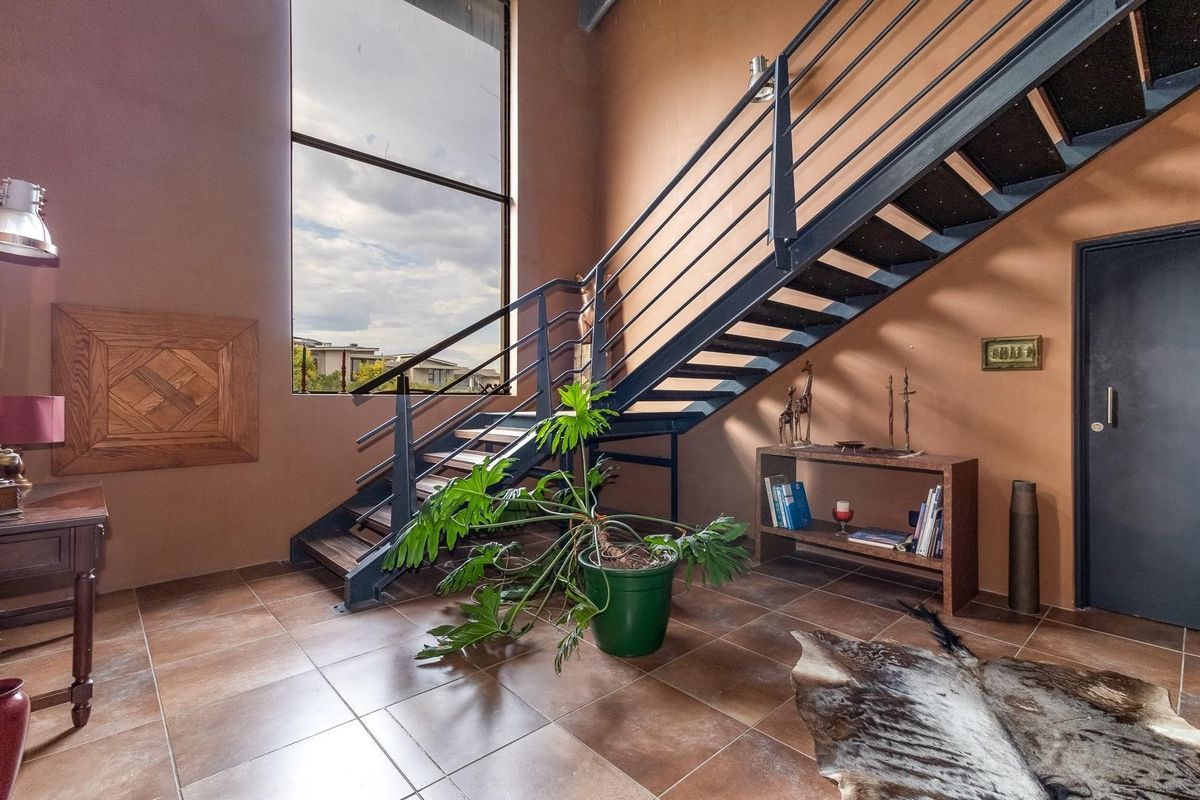 Secure Family Home in Exclusive Baronetcy Estate Plattekloof - Photo 4