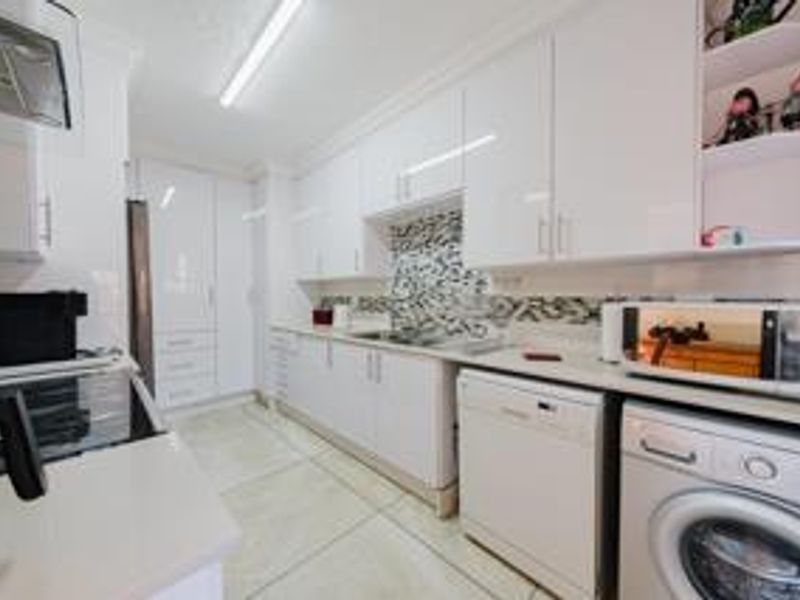 3 Bedroom Duplex Townhouse in Brackenhurst - Photo 6