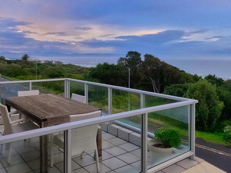 Prime Coastal Escape - Photo 2